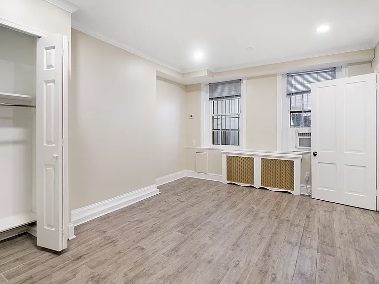 405 Constitution Ave NE #B — Photo 7