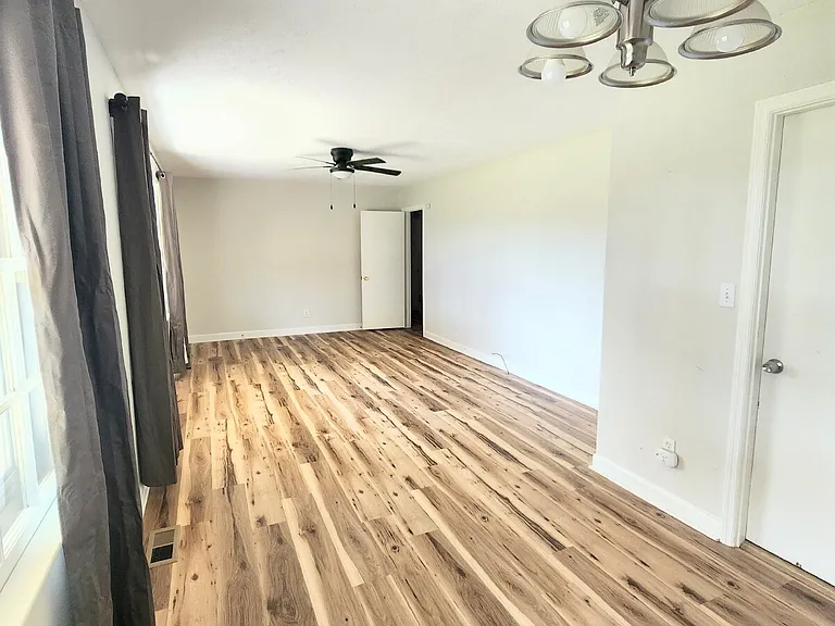 1512 Atwick Dr — Photo 9