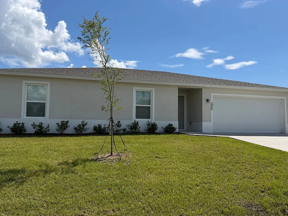 350 Dolphin St SE