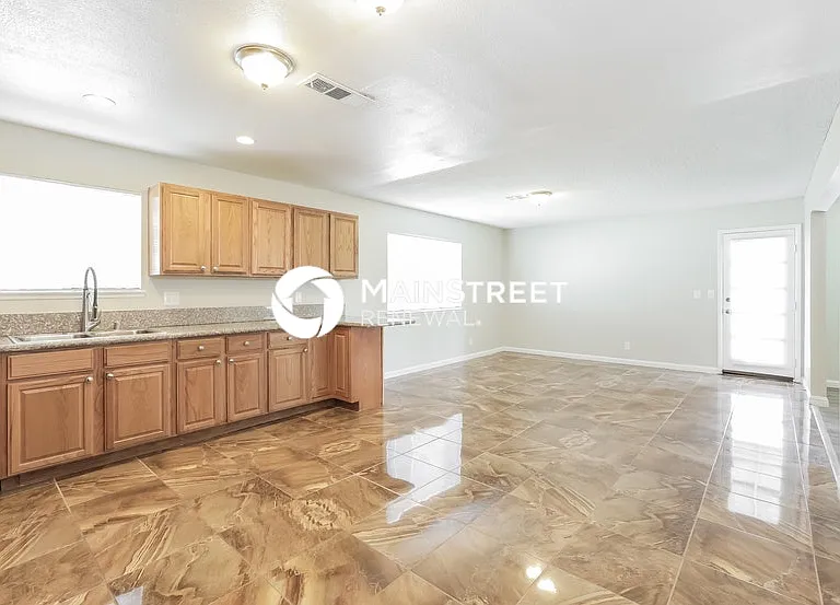 4570 Paseo El Rio Dr — Photo 5
