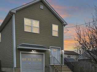 26 Greenfield Dr, Bridgeport, CT 06606