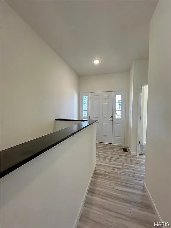 3 bed, 1306 sqft, $2,400 — Photo 2