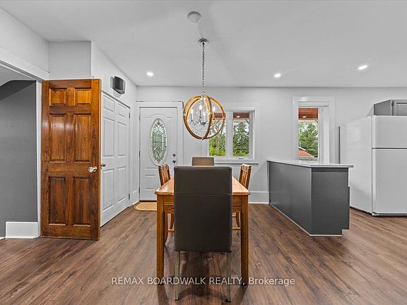 5th image of 3904 March Rd