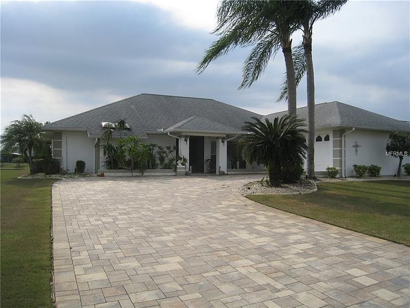 1st image of 1934 E View Dr