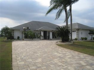 1934 E View Dr, Sun City Center, FL 33573