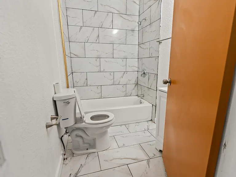 6131 Park Ave — Photo 4