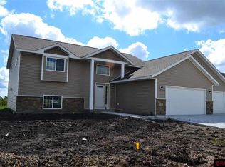 341 Crystal Cir, Mankato, MN 56001