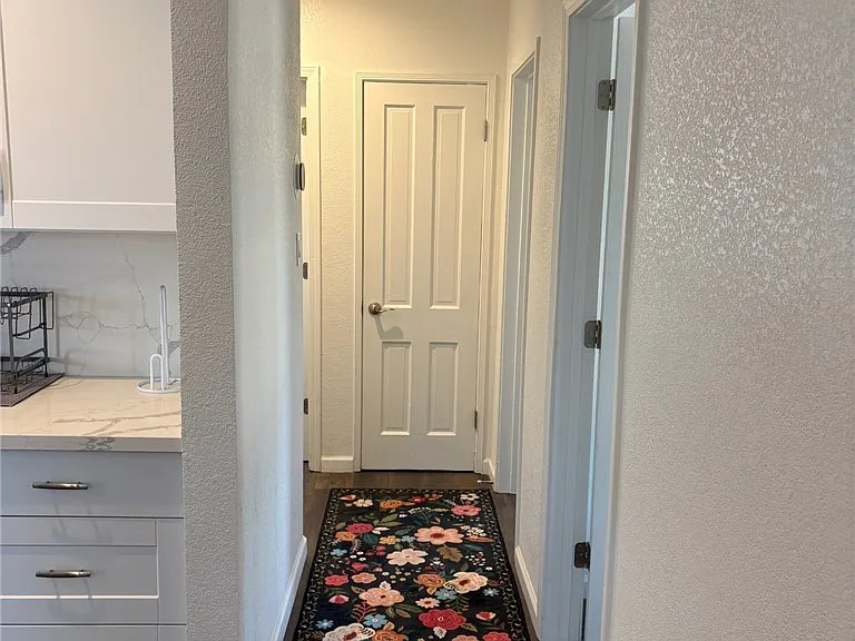 611 Bell Dr — Photo 12