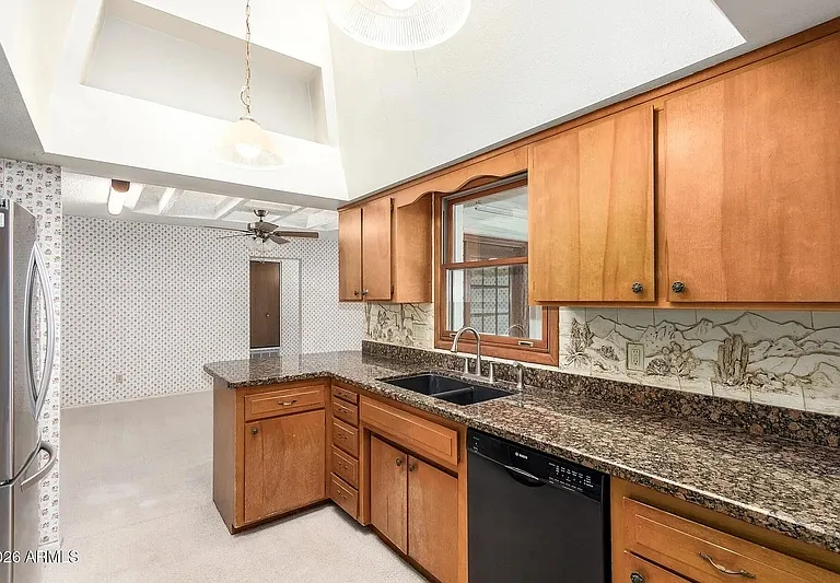 650 E Malibu Dr — Photo 27