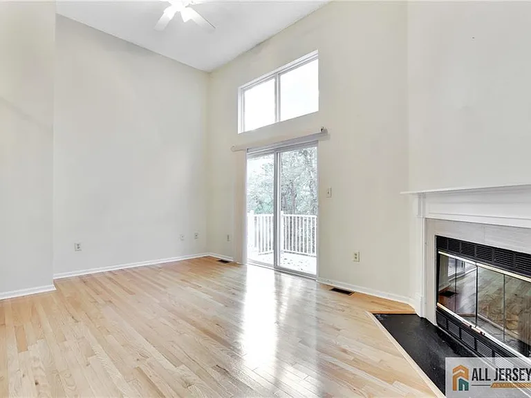 140 S Barrow Pl — Photo 4