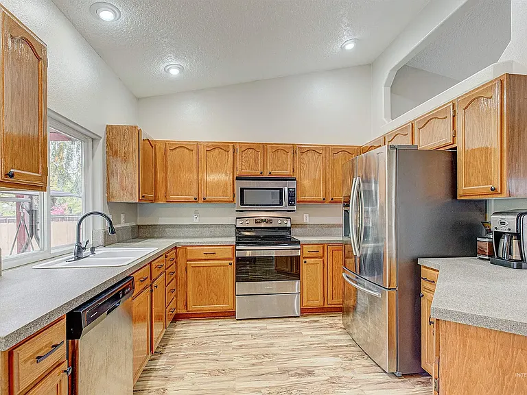 1473 E Drucker St — Photo 4