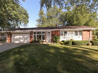 342 Pleasant St, Hoffman Estates, IL 60169