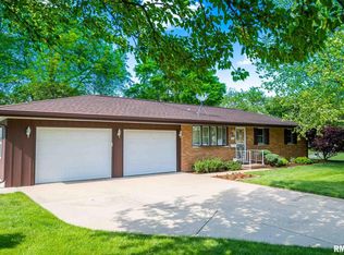 1829 W Cimarron Dr, Peoria, IL