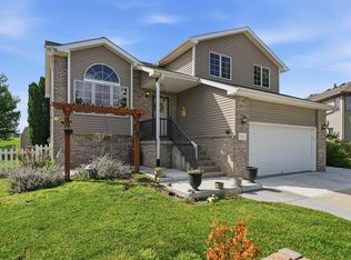 8951 Prairie Village Dr, Lincoln, NE 68507