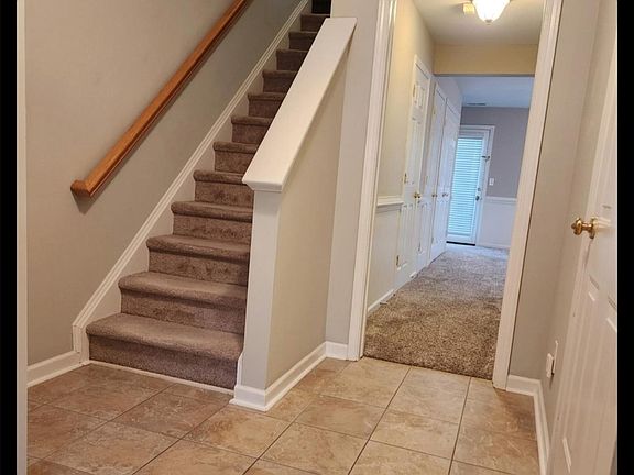 3rd image of 104 Rock Ridge Ln