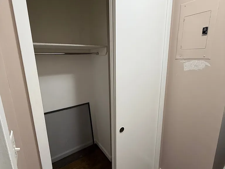 114 Suffolk St #1B — Photo 3