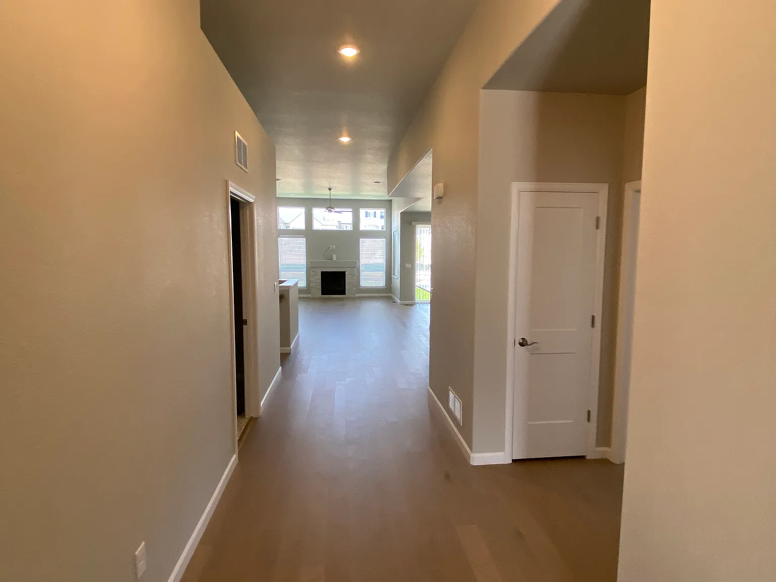 4 bed, 3623 sqft, $3,500 — Photo 2