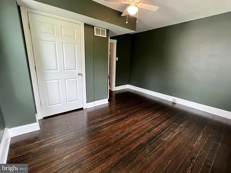 262 E Linden St — Photo 16