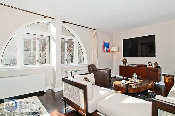 Sold by Metropolitan Property Group | media 2