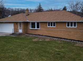 5850 Maureen Dr, Seven Hills, OH 44131