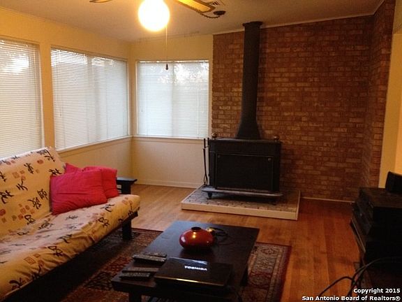 5th image of 307 Serenade Dr