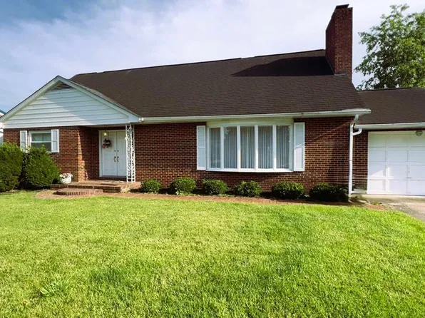 1925 Oakridge Dr, Charleston, WV 25311