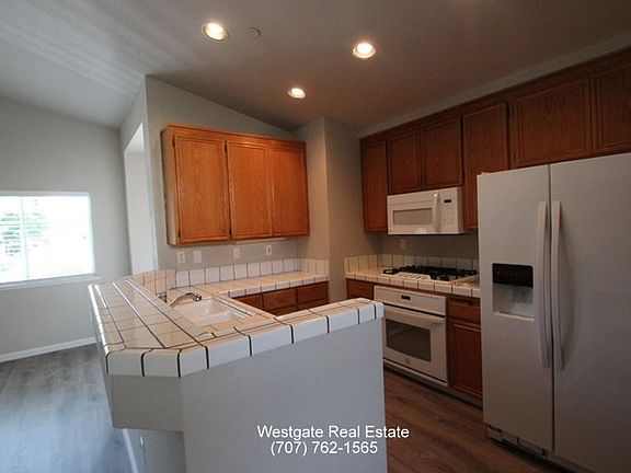 3rd image of 1801 Foxboro St