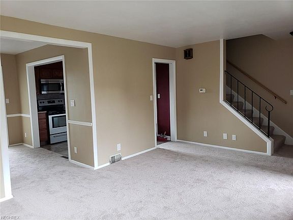 5th image of 31 Filmore Ave