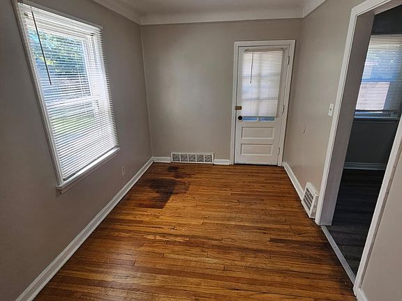 4th image of 21151 Fuller Ave