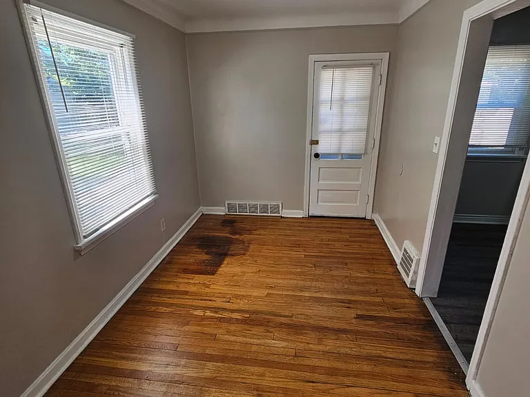 21151 Fuller Ave — Photo 4