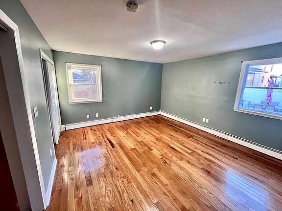 2nd image of 348 S 2nd Ave Floor 2