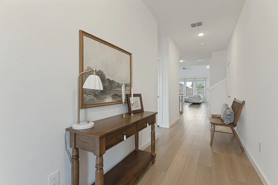 4 bed, 2426 sqft, $3,100 — Photo 4