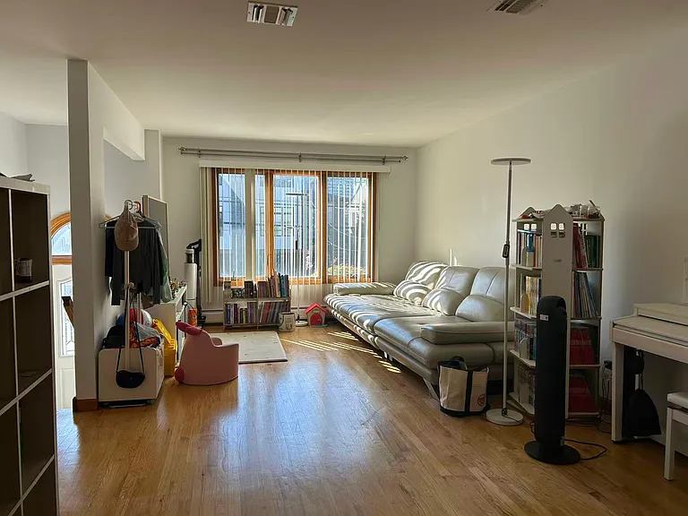 1611 Gerome Ave #A — Photo 2