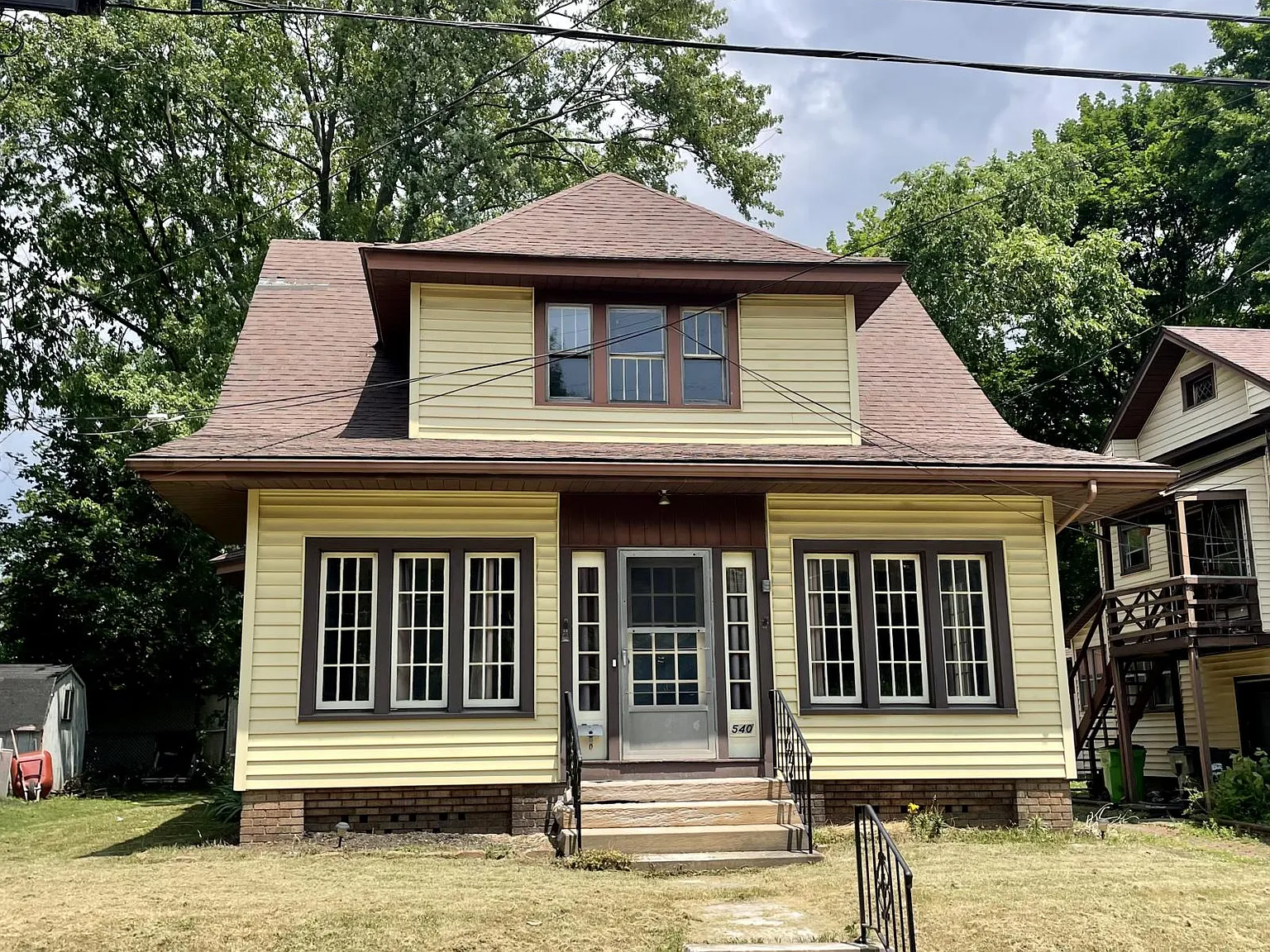 3 bed, 1.5 bath, 1200 sqft, $1,300 — Photo 1