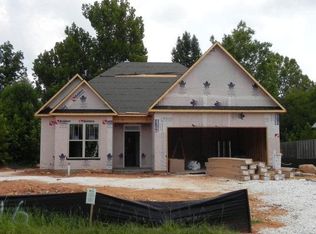 2116 Cobblestone Dr, Opelika, AL 36804
