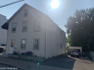 1477 3rd St, Rensselaer, NY 12144