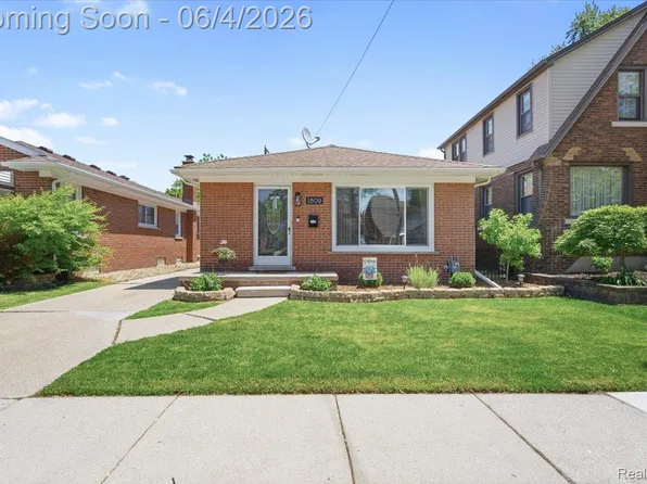 1809 12th St, Wyandotte, MI 48192