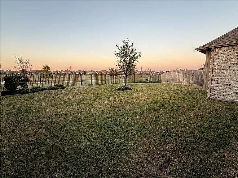 7414 Evelyn Grove Dr — Photo 28