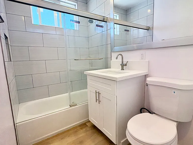 655 Westminster Ave #11 — Photo 10