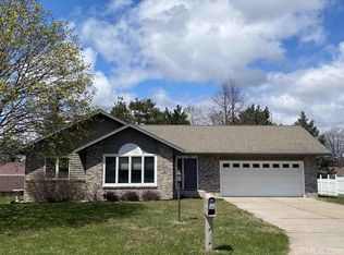 820 E Stanton St, Iron Mountain, MI 49801