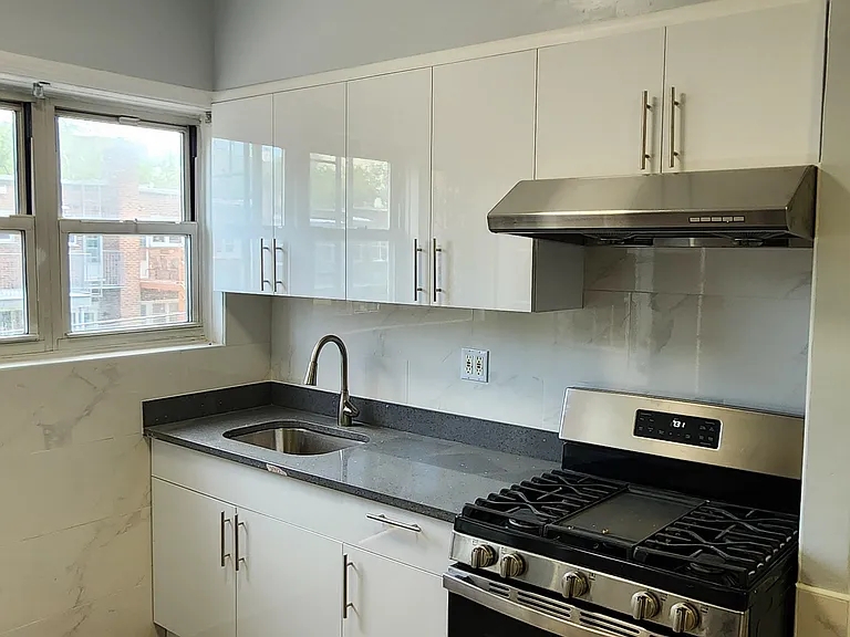 59 Minna St #2 — Photo 2
