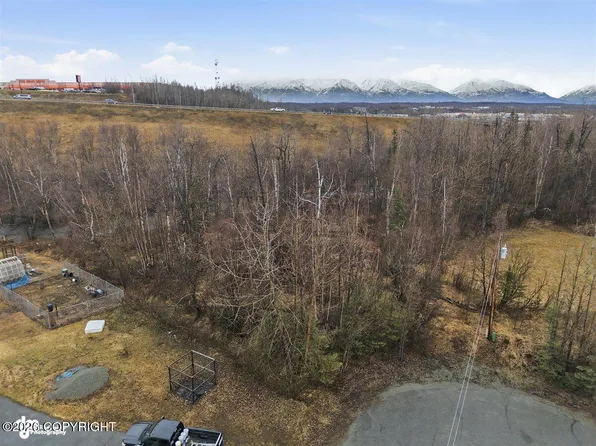 900 S Woodcrest Cir, Wasilla, AK 99654