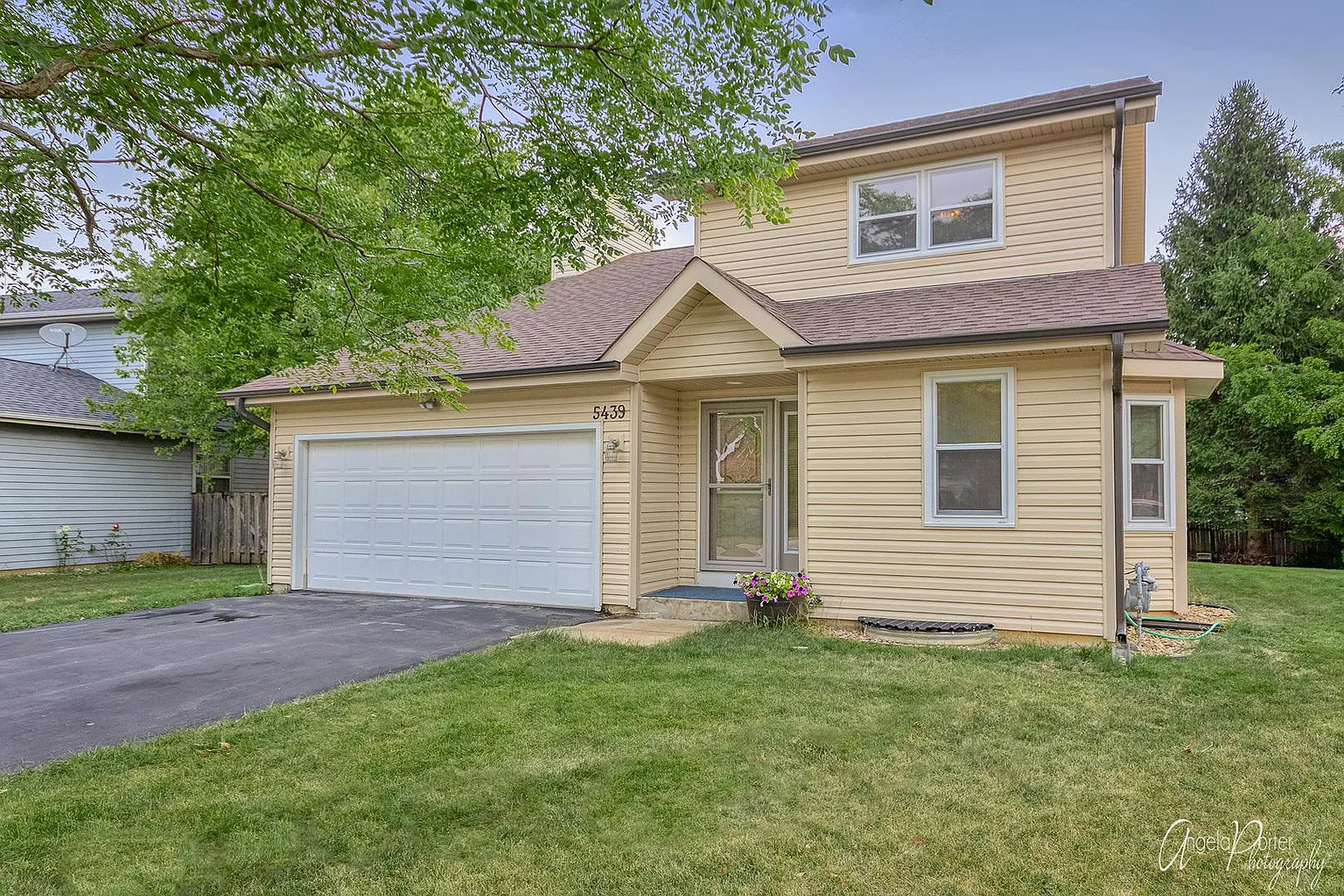 5439 Ebony Ct photo 1