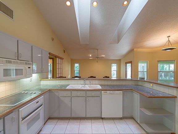 2nd image of 5135 Shore Dr