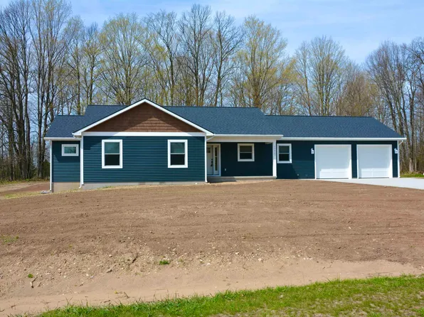 13447 S Martin Ln, Empire, MI 49630