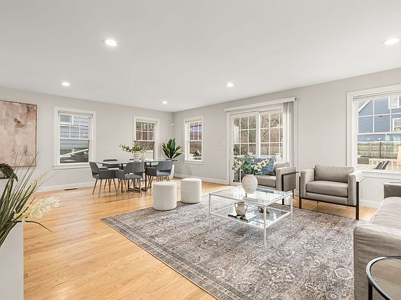 4th image of 143 Wright St