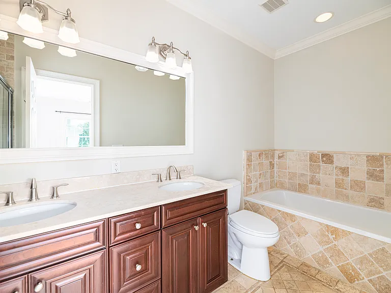 41 Harold St #B — Photo 13