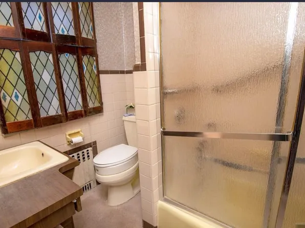 255 Lawton Avenue image 6 of 8