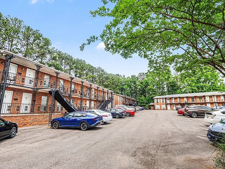Green Valley Hoover Apartments — Photo 15