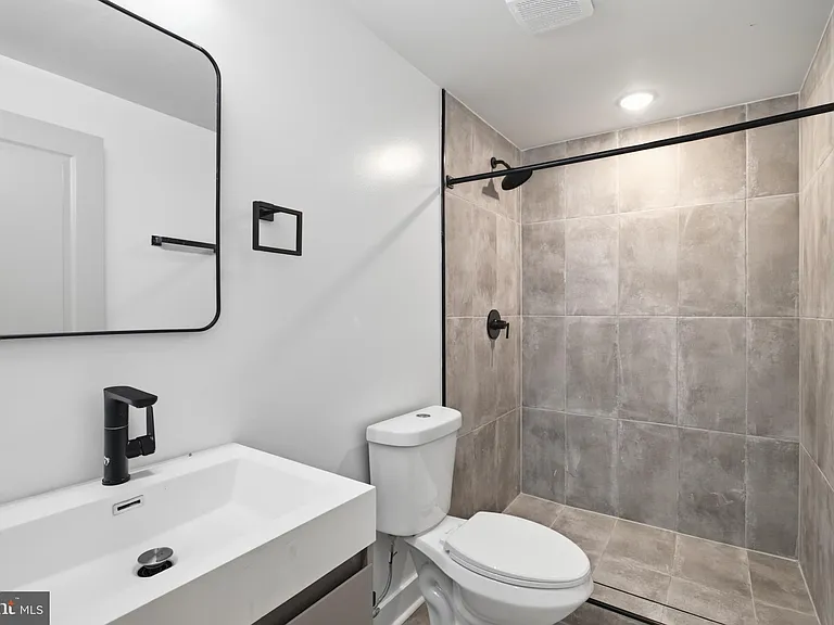 1018 W Arizona St — Photo 11